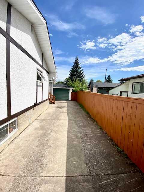 Picture for 8016 33 Avenue NW