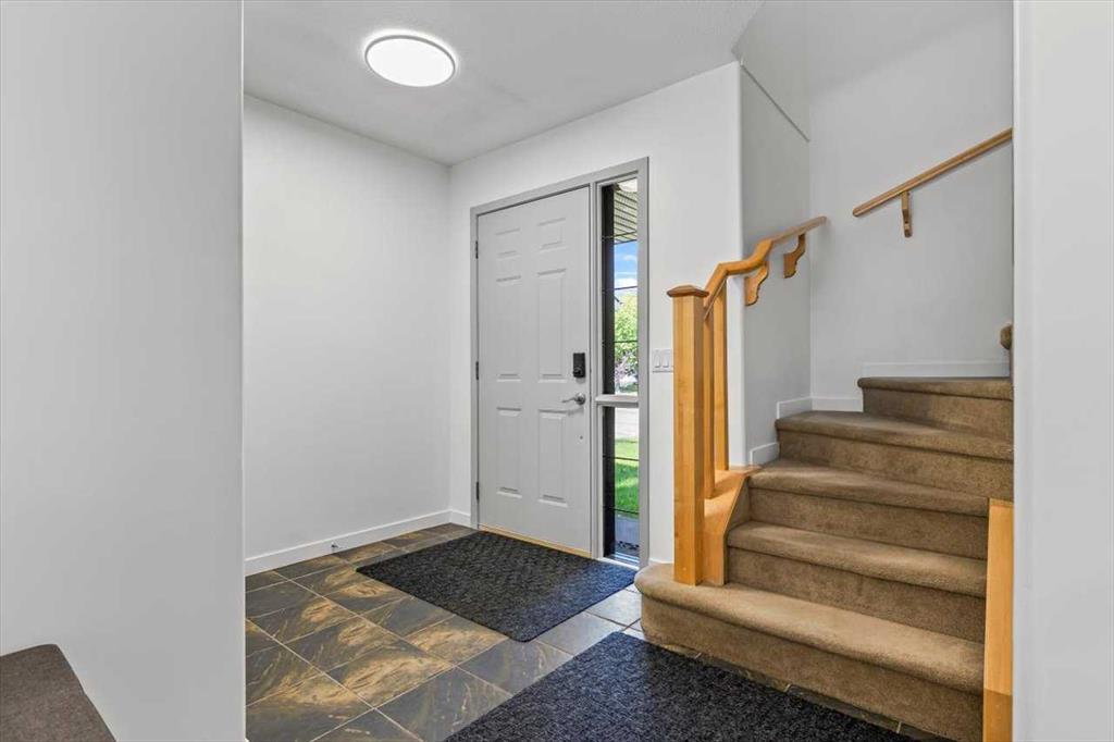 Picture for 57 Everwillow Boulevard SW