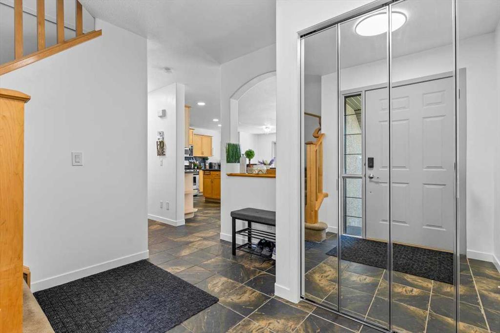 Picture for 57 Everwillow Boulevard SW