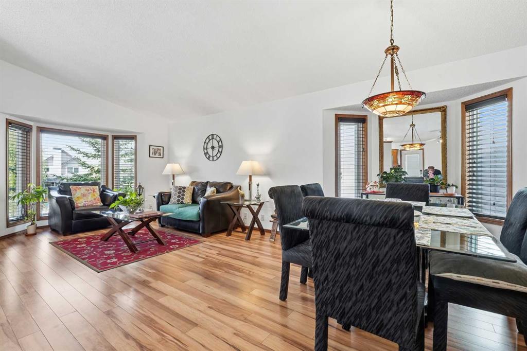 Picture for 672 Macewan Drive NW