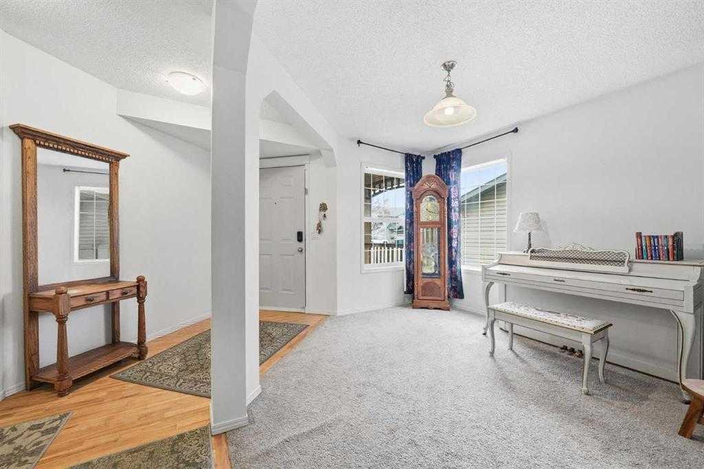 Picture for 62 New Brighton Circle SE