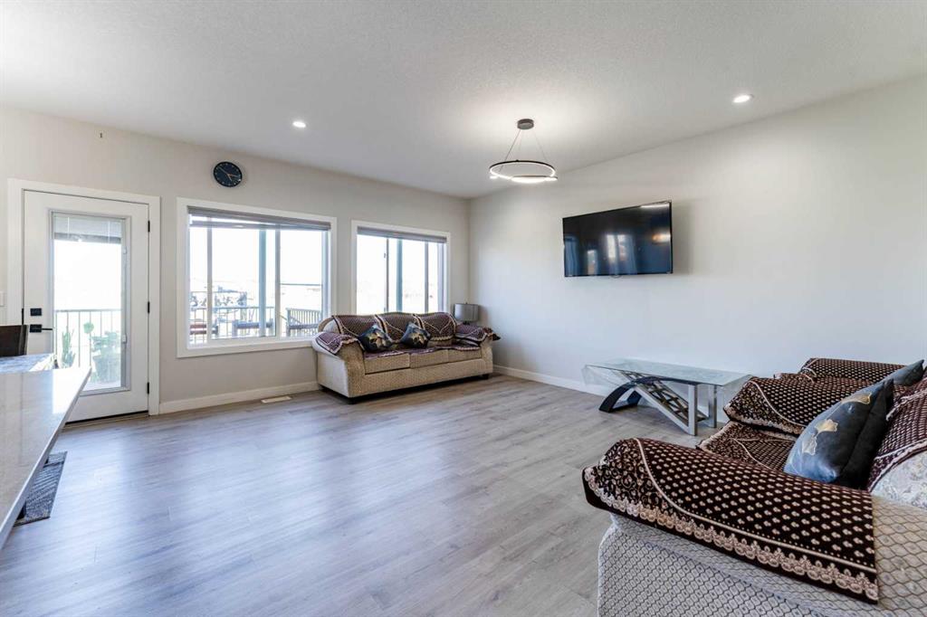 Picture for 124 Cornerbrook Green NE