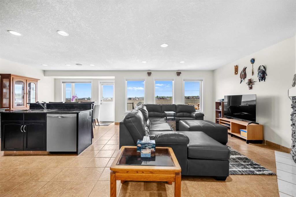 Picture for 184 Somerglen Common SW