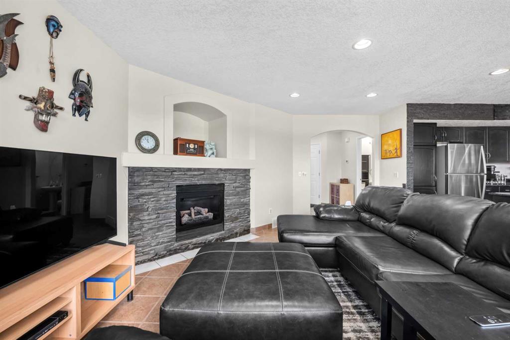 Picture for 184 Somerglen Common SW