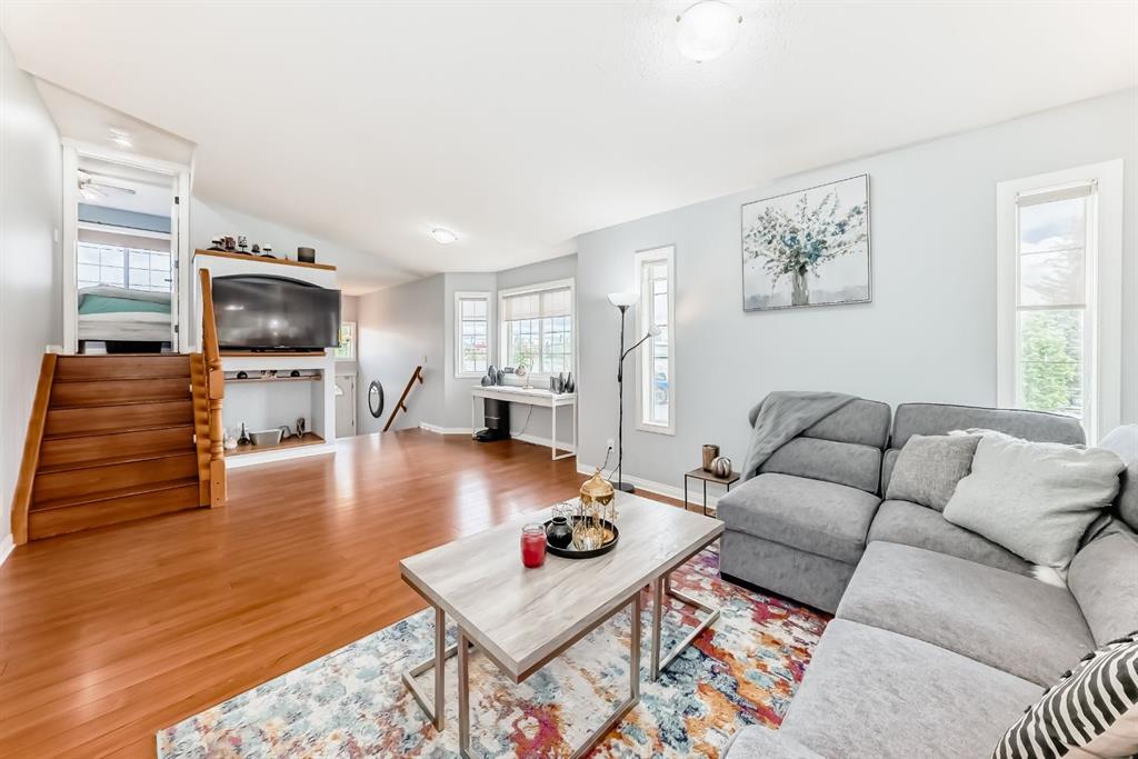 Picture for 98 Canoe Square SW