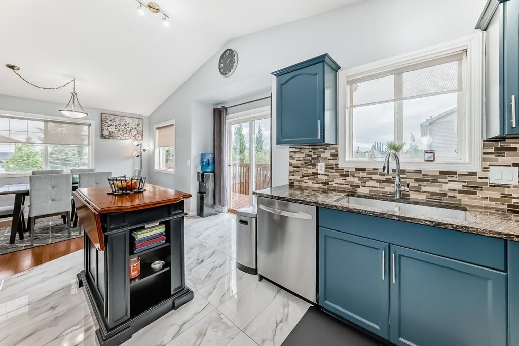 Picture for 98 Canoe Square SW