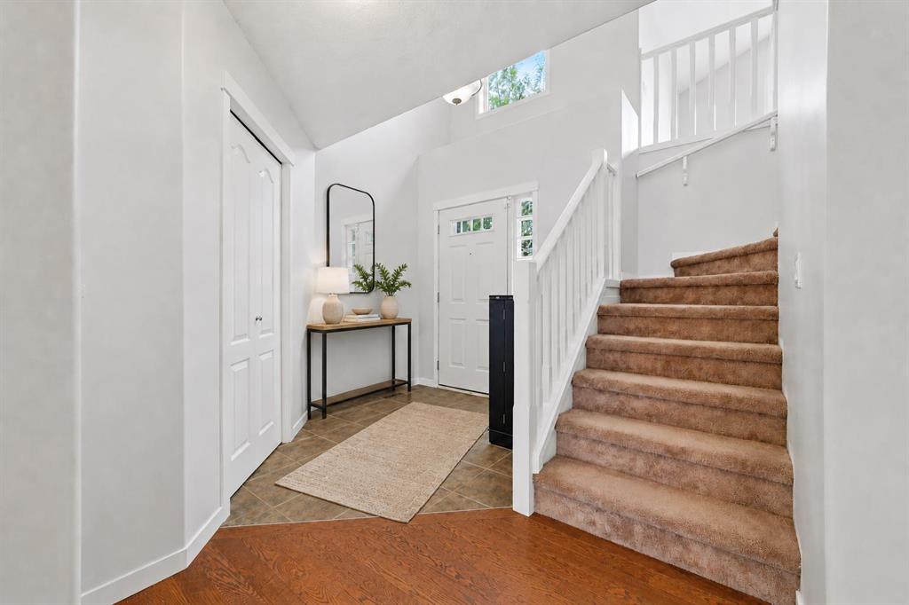 Picture for 15 Cougarstone Court SW