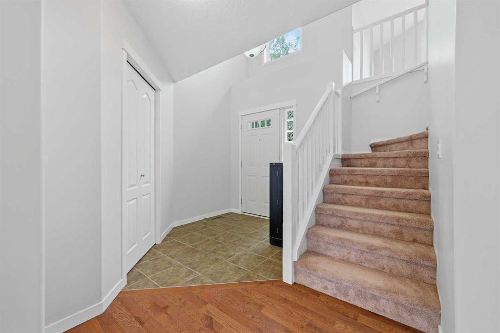 Picture for 15 Cougarstone Court SW