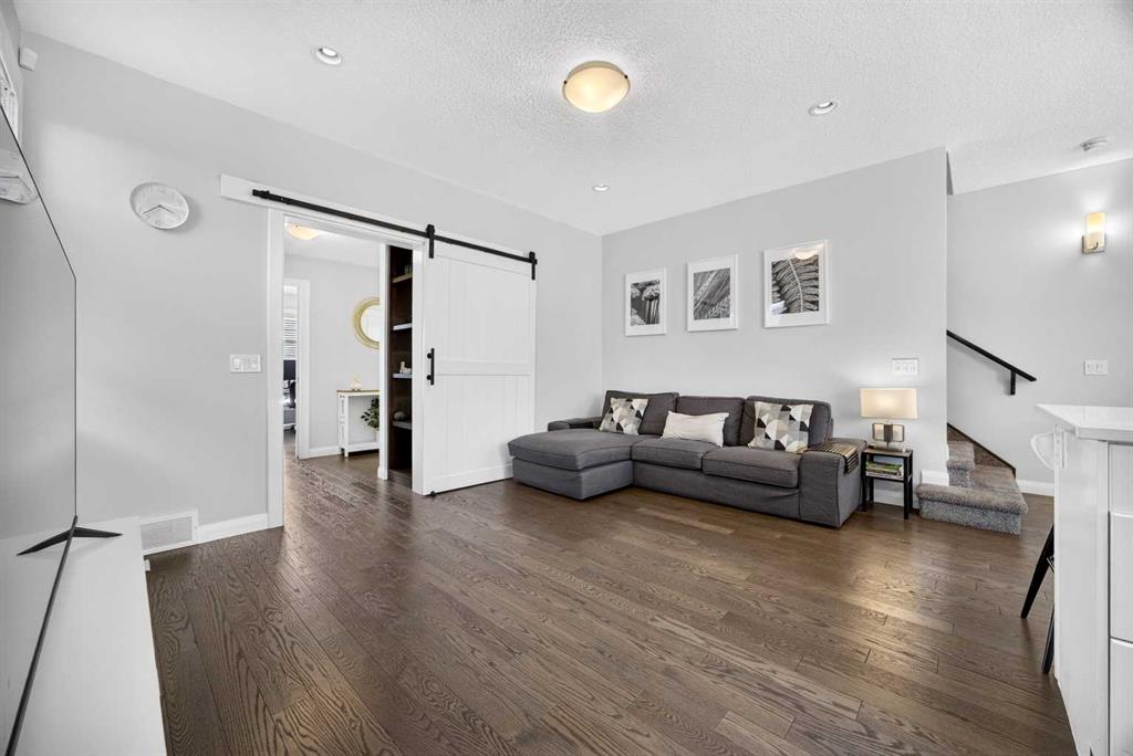 Picture for 30 Evanscrest Rise NW