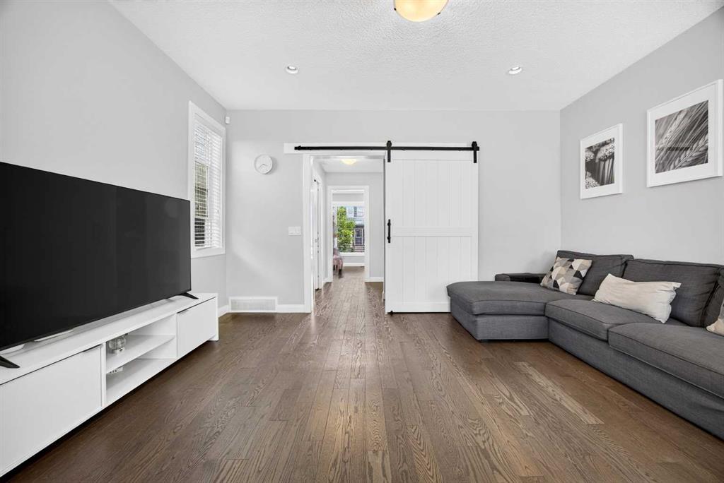 Picture for 30 Evanscrest Rise NW