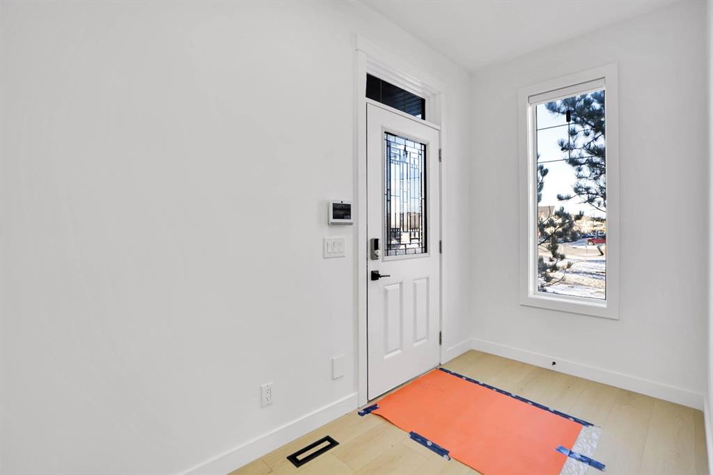 Picture for 4 Skyview Springs Crescent NE