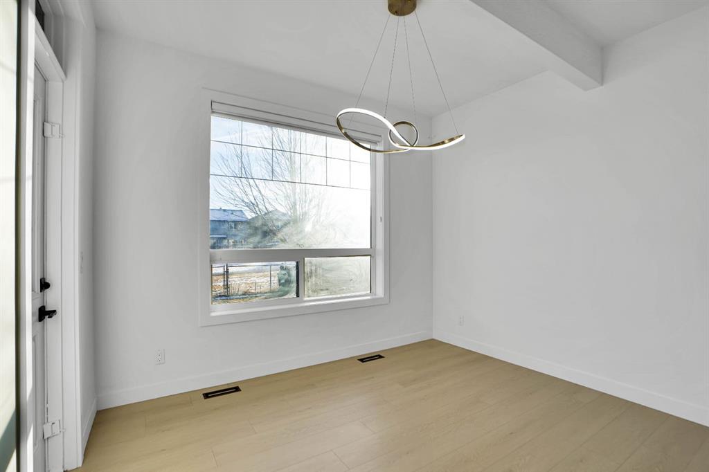 Picture for 4 Skyview Springs Crescent NE