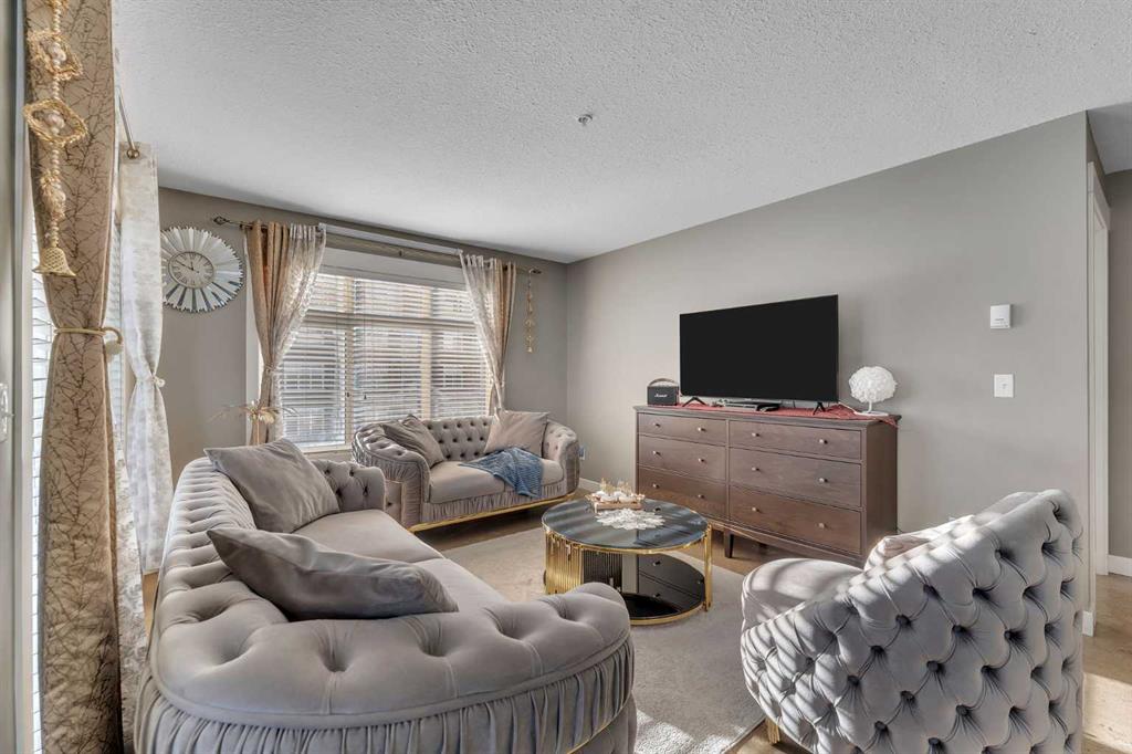 Picture for 4209, 155 Skyview Ranch Way NE