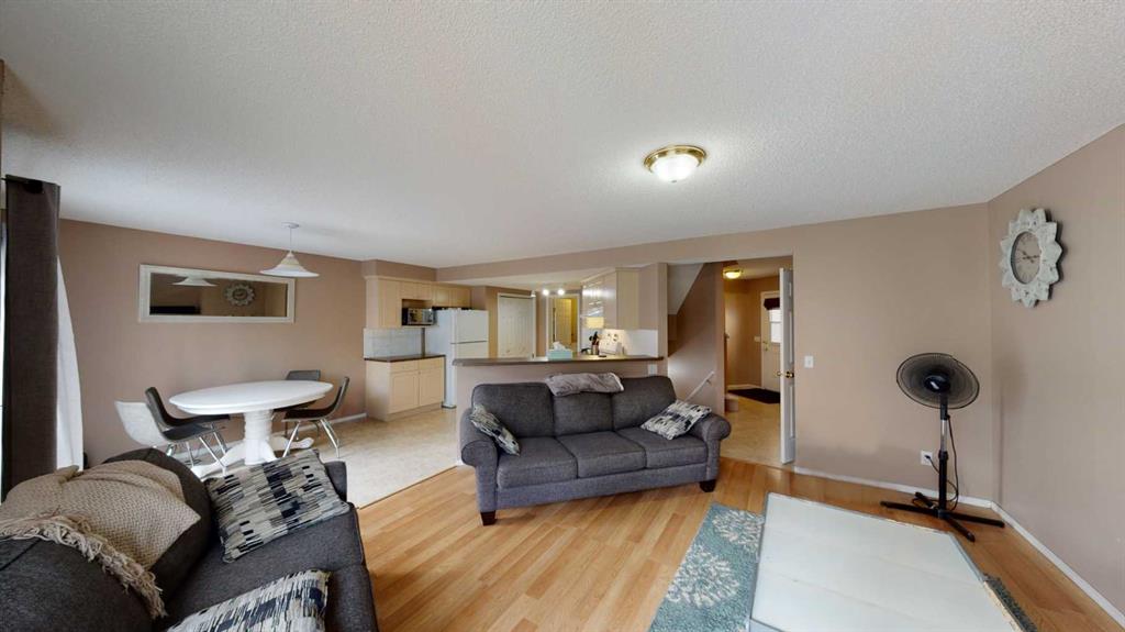 Picture for 91 Royal Elm Way NW