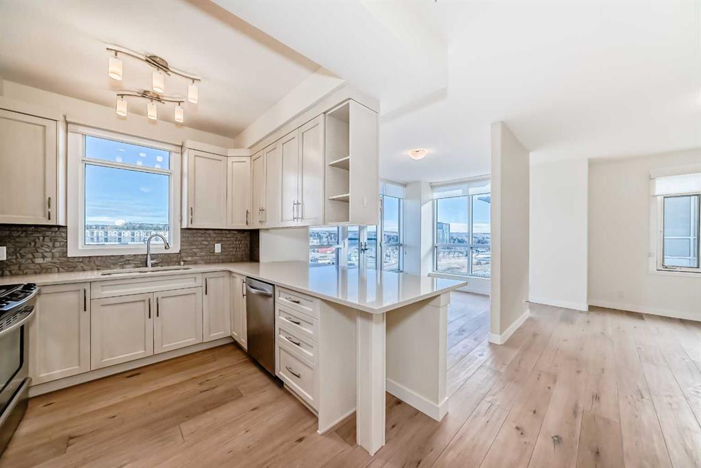 Picture for 802, 16 Varsity Estates Circle NW