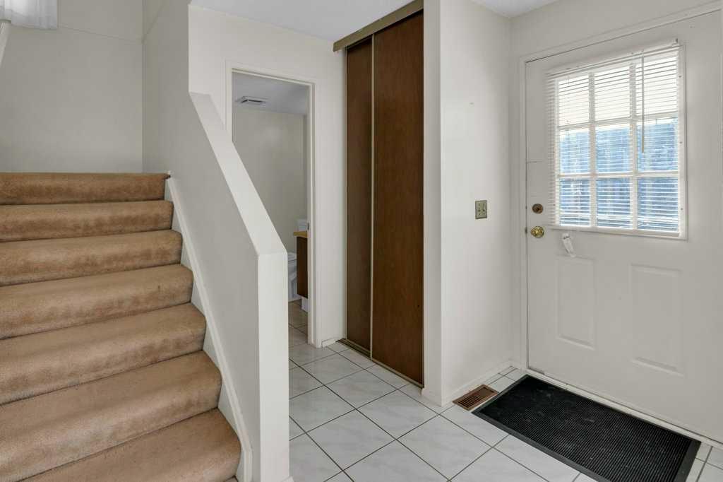 Picture for 36 Castlebrook Way NE