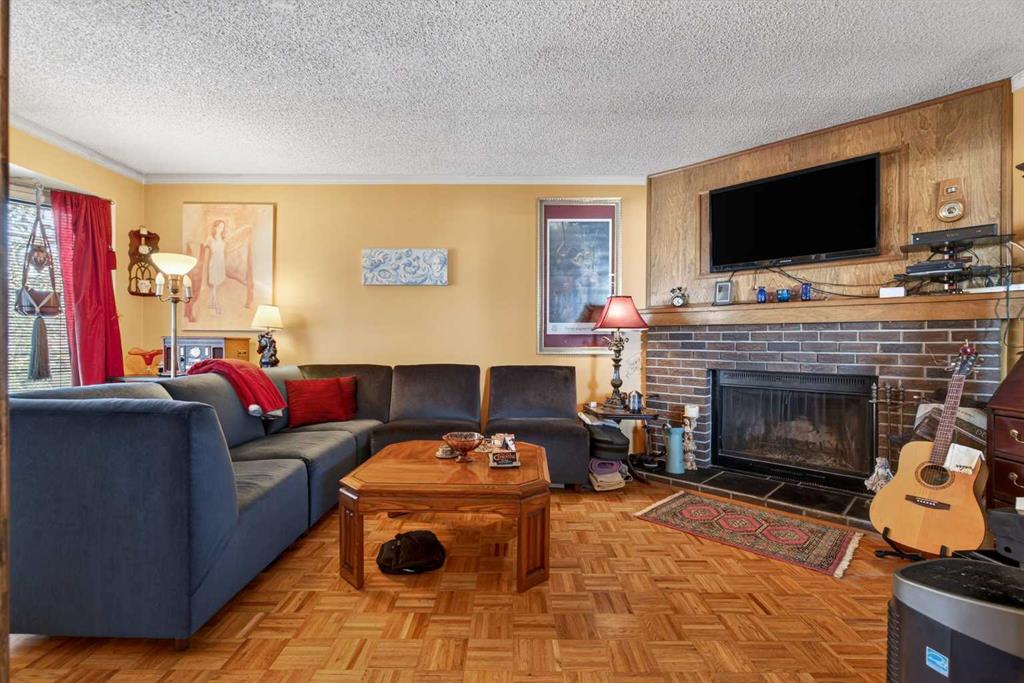 Picture for 3509 49 Street SW