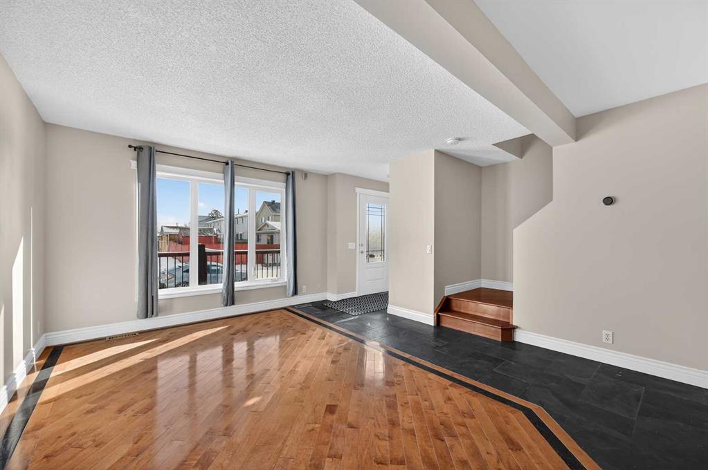 Picture for 132 Erin Grove Close SE