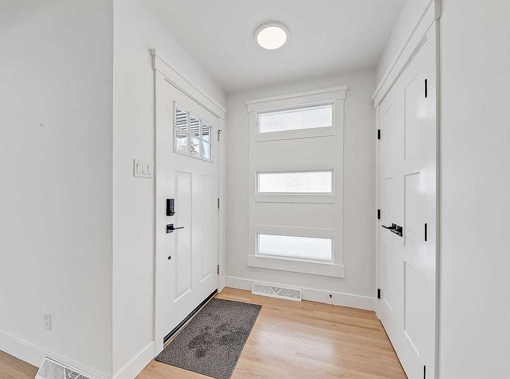 Picture for 23 Cambrian Drive NW