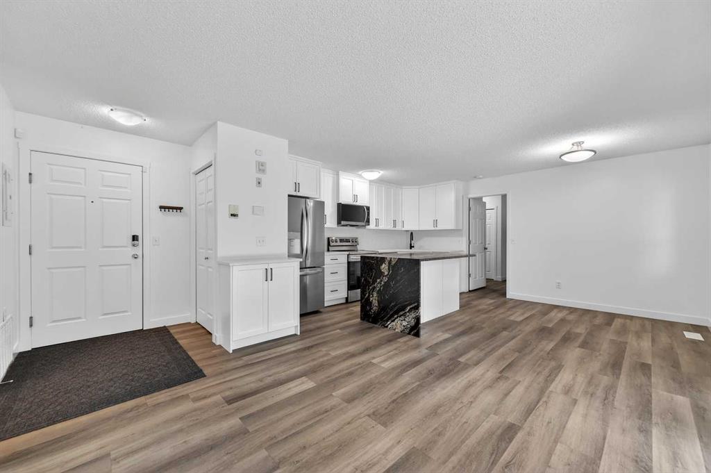 Picture for 2, 170 N Railway Street 