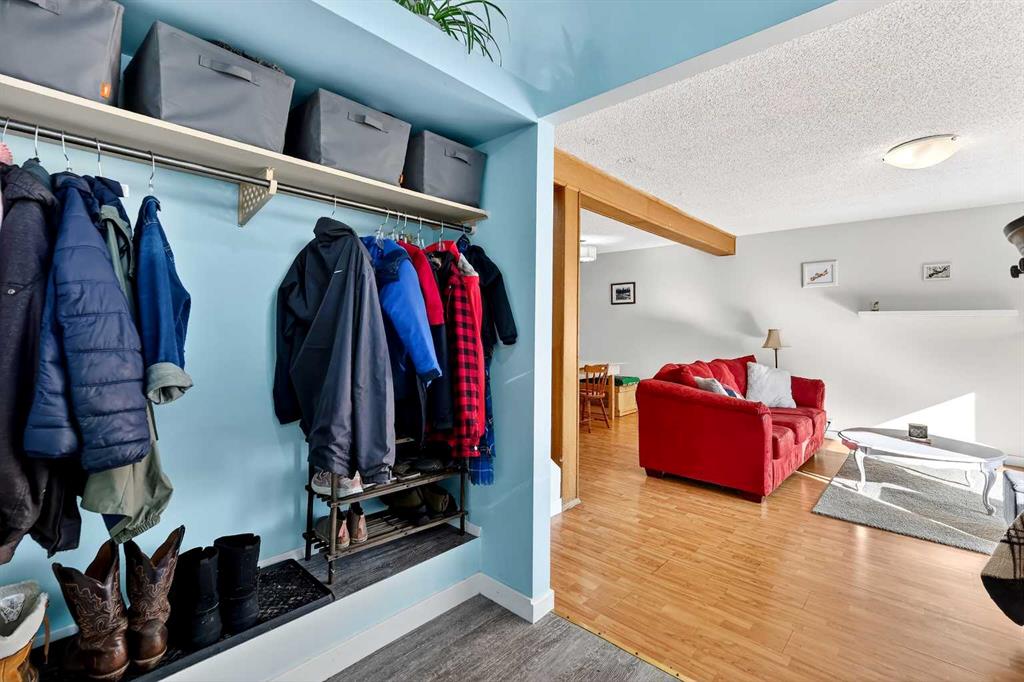 Picture for 95 Woodglen Grove SW