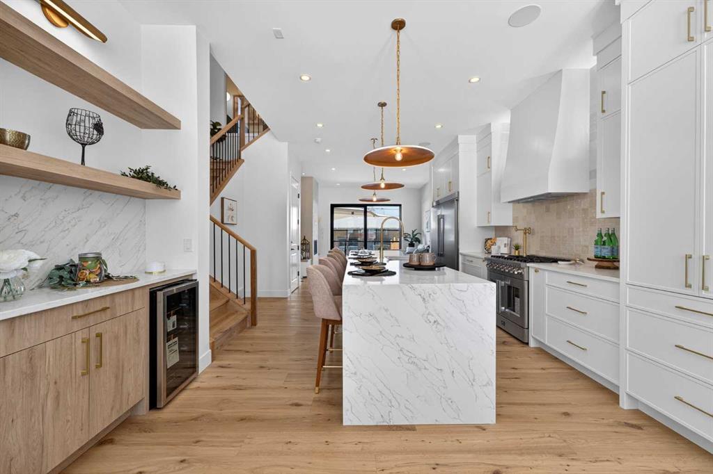 Picture for 416 36 Street SW