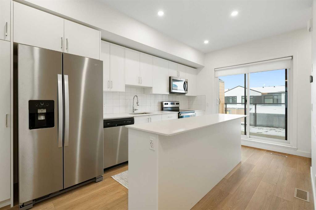 Picture for 8528 21 Avenue SE