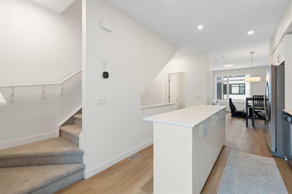 Picture for 8528 21 Avenue SE