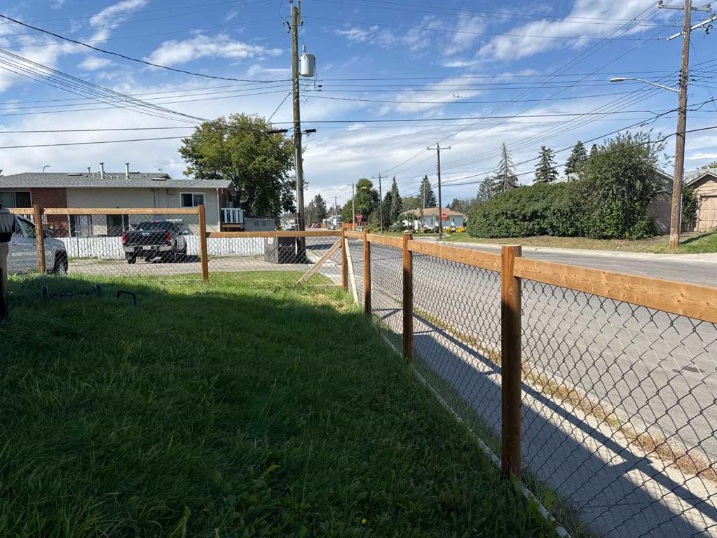 Picture for 1, 1701 48 Street SE