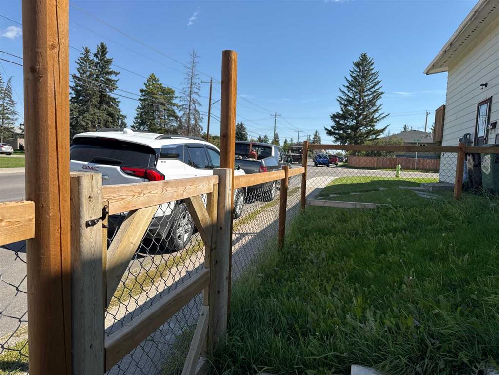 Picture for 1, 1701 48 Street SE