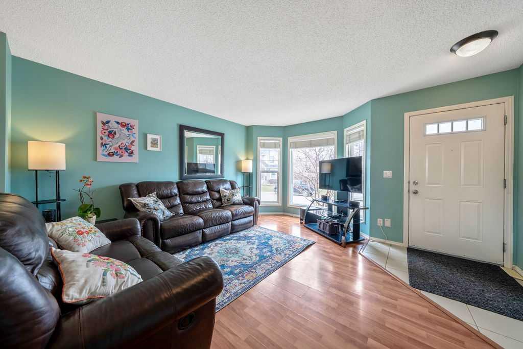 Picture for 136 Cramond Green SE