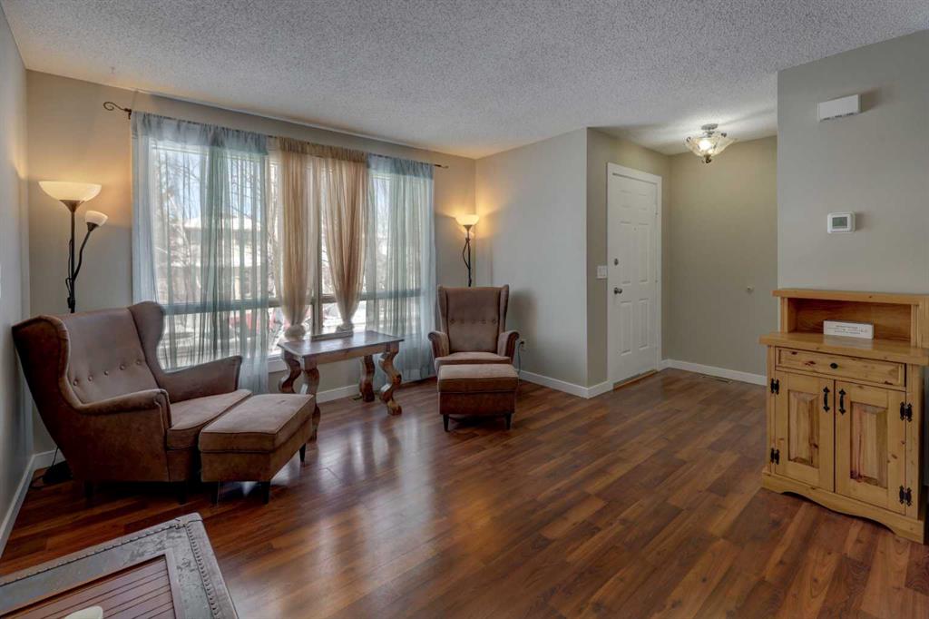 Picture for 107 Macewan Park Way NW