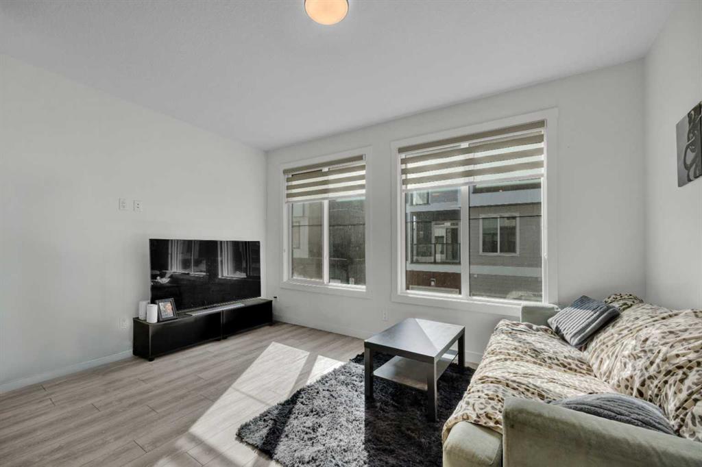 Picture for 152, 380 Seton Villas SE