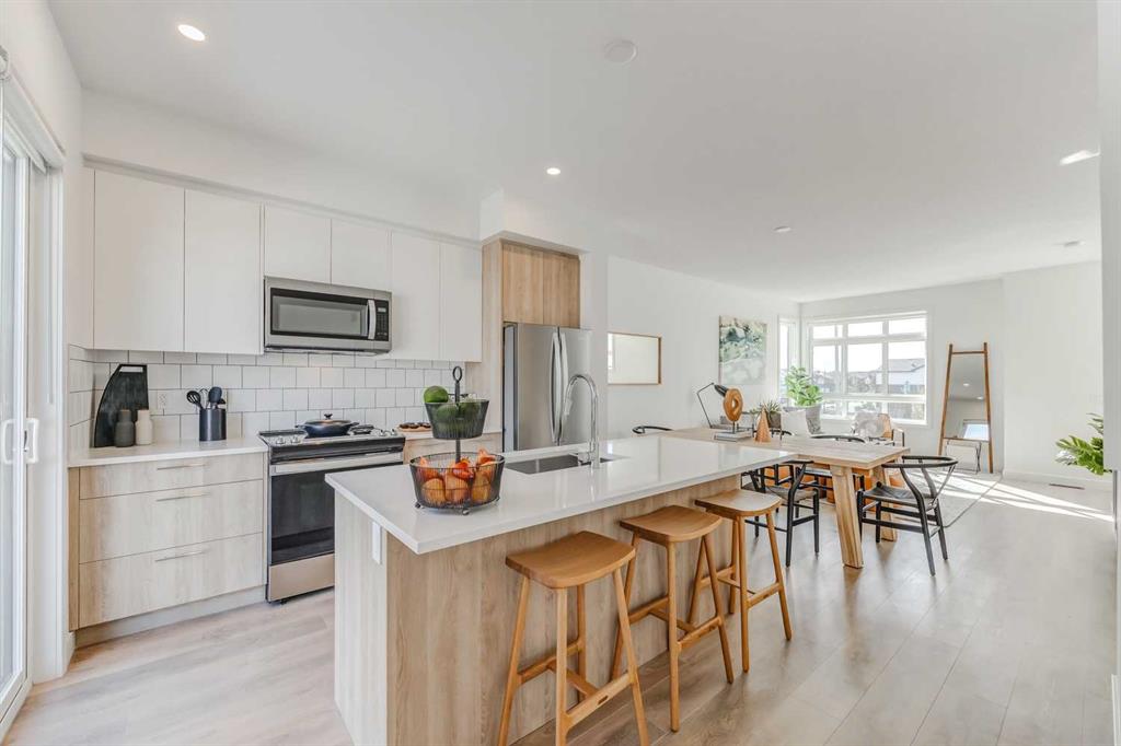 Picture for 213, 857 Belmont Drive SW