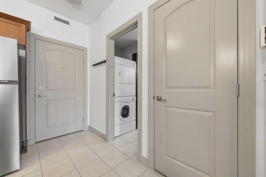 Picture for 306, 70 Royal Oak Plaza NW