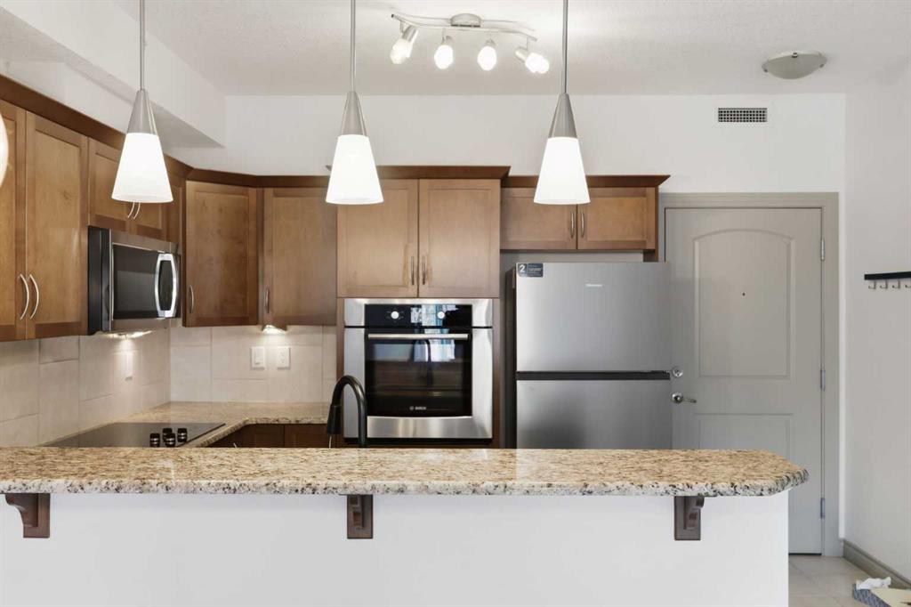 Picture for 306, 70 Royal Oak Plaza NW