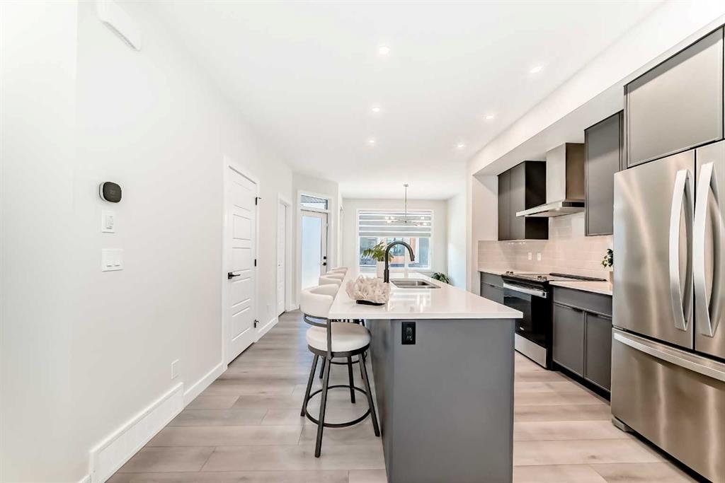 Picture for 323, 81 Greenbriar Place NW