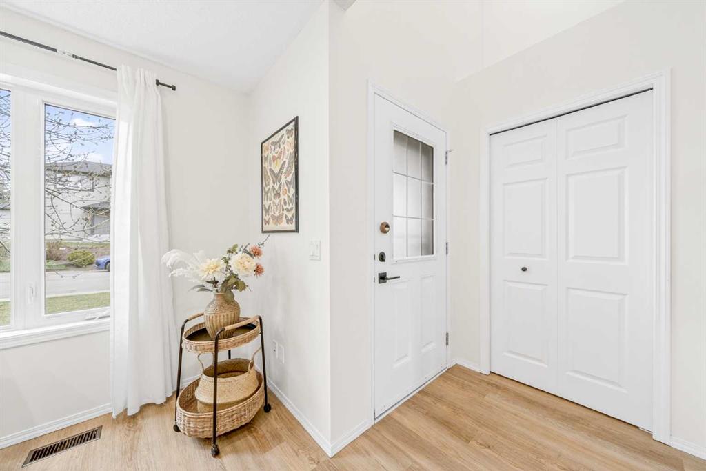 Picture for 182 Covemeadow Close NE