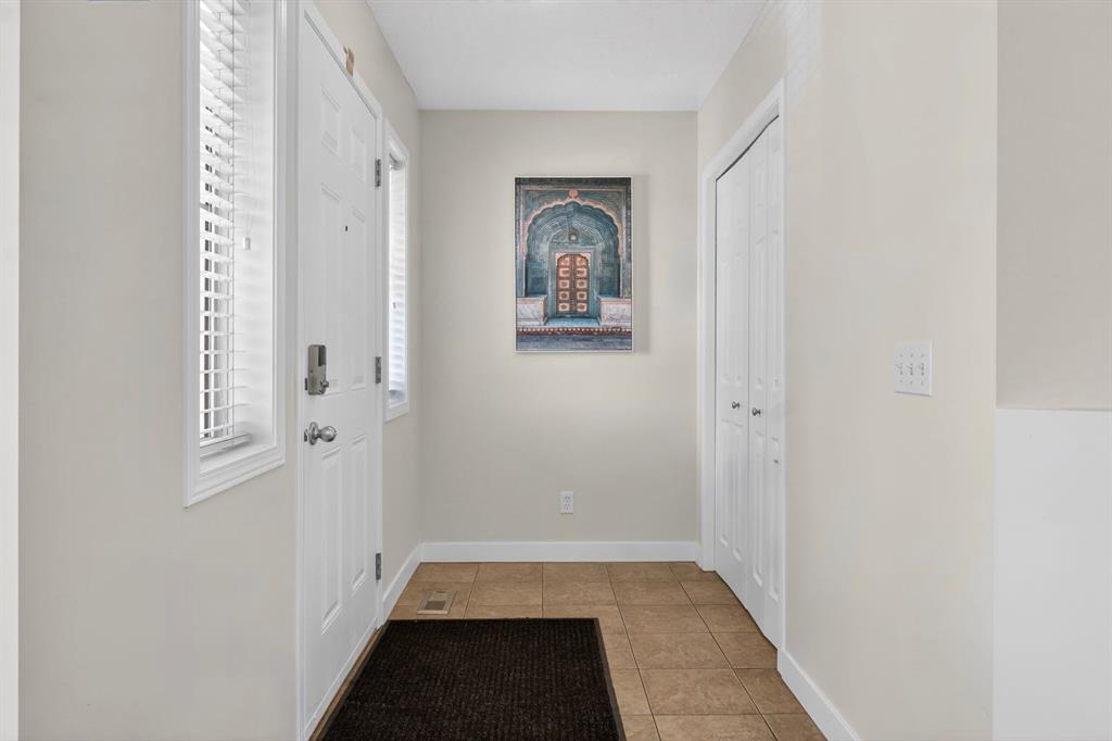 Picture for 28 Elgin View SE