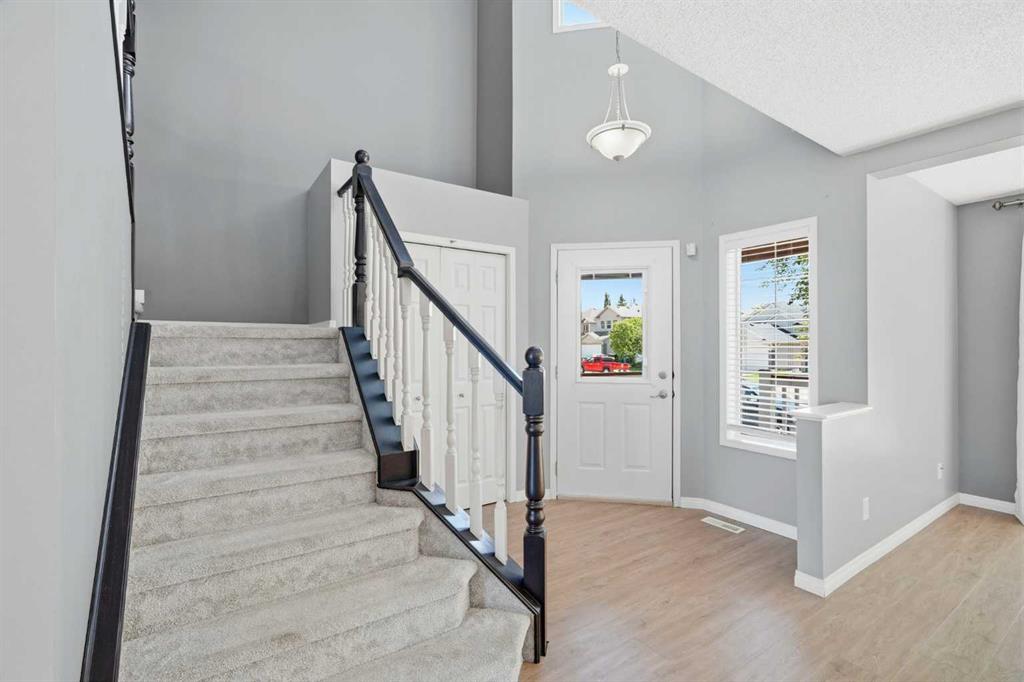 Picture for 20 Coventry Way NE