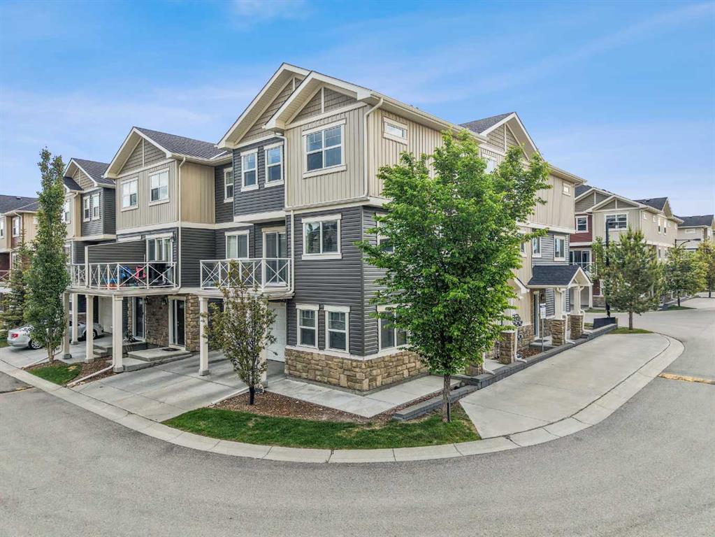 Picture for 905 Skyview Ranch Grove NE