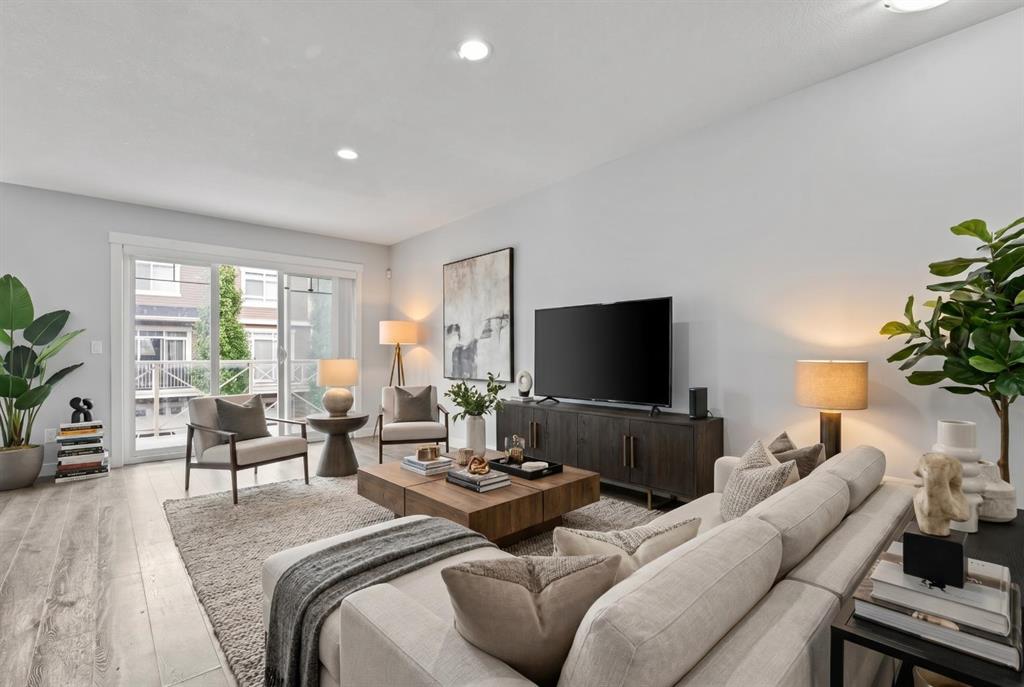Picture for 905 Skyview Ranch Grove NE