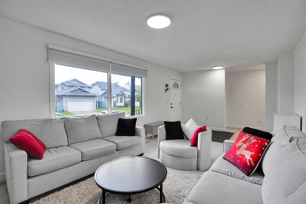 Picture for 3935 14 Avenue NE