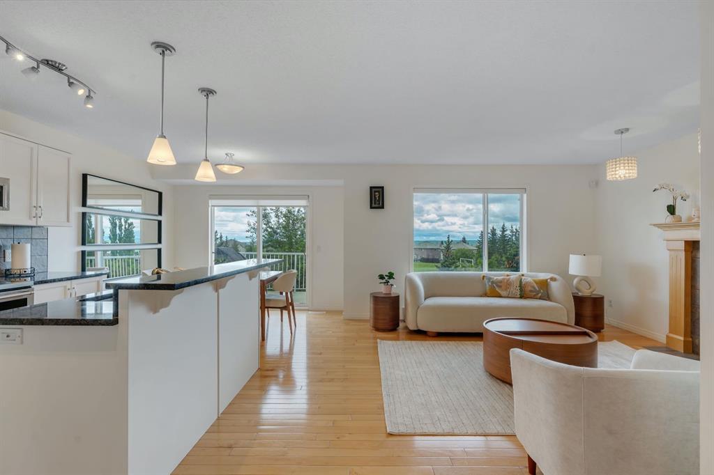 Picture for 208 Royal Birch Circle NW