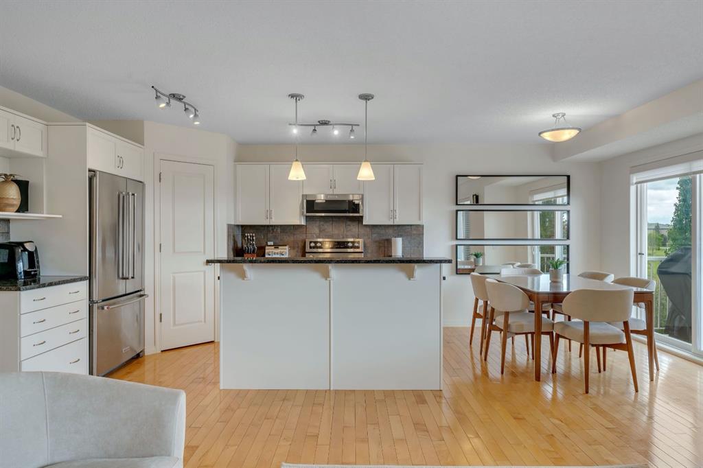 Picture for 208 Royal Birch Circle NW