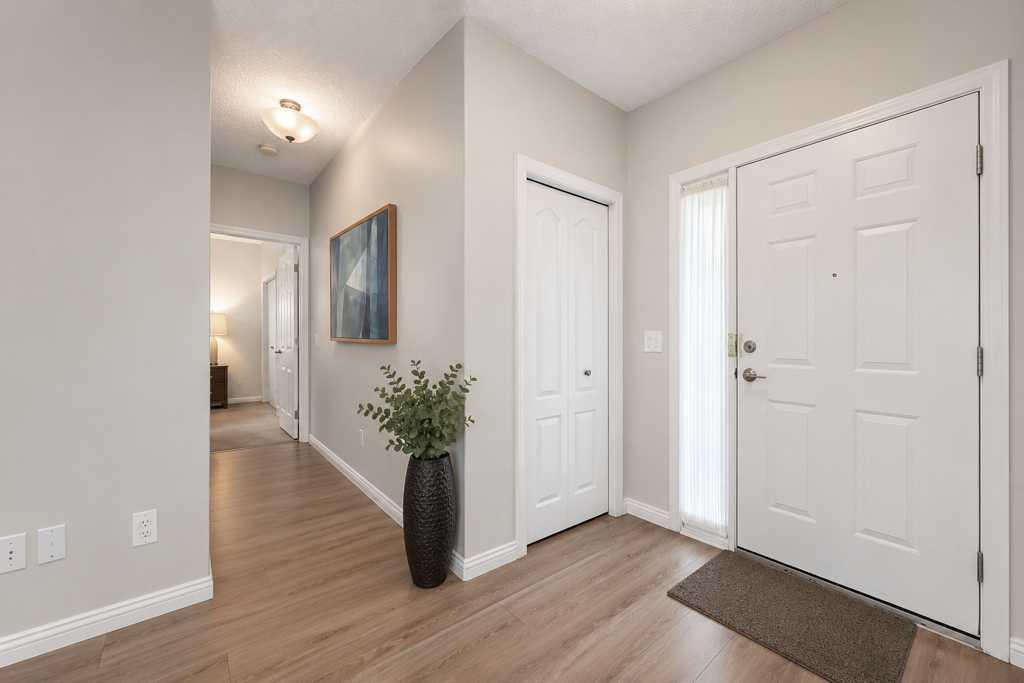 Picture for 404, 1997 Sirocco Drive SW