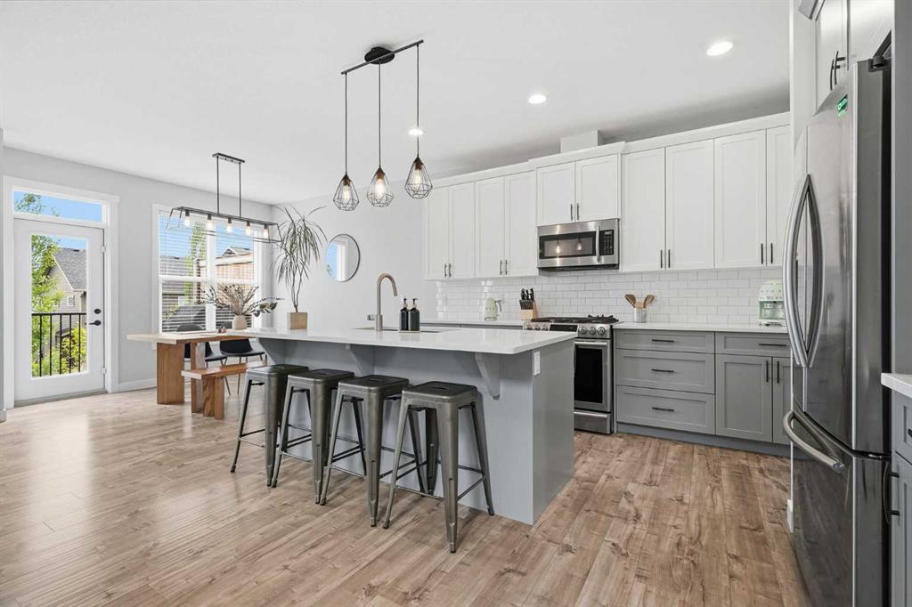 Picture for 26 Crestbrook Drive SW