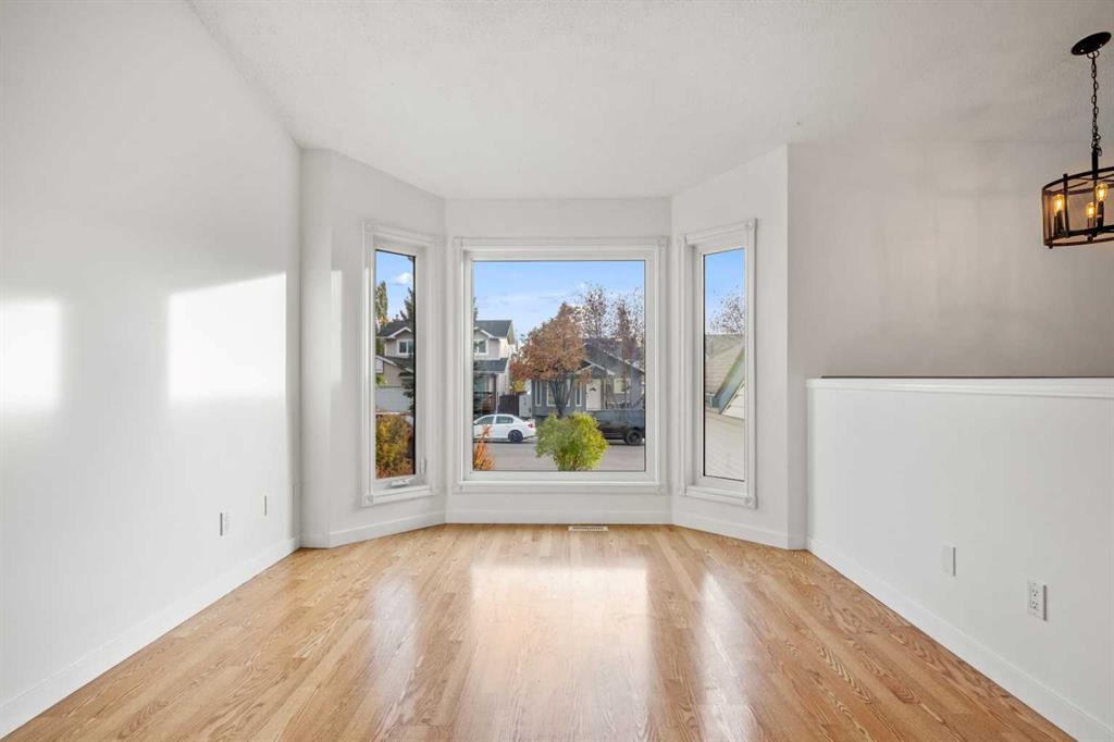 Picture for 62 Elsmore Place SE