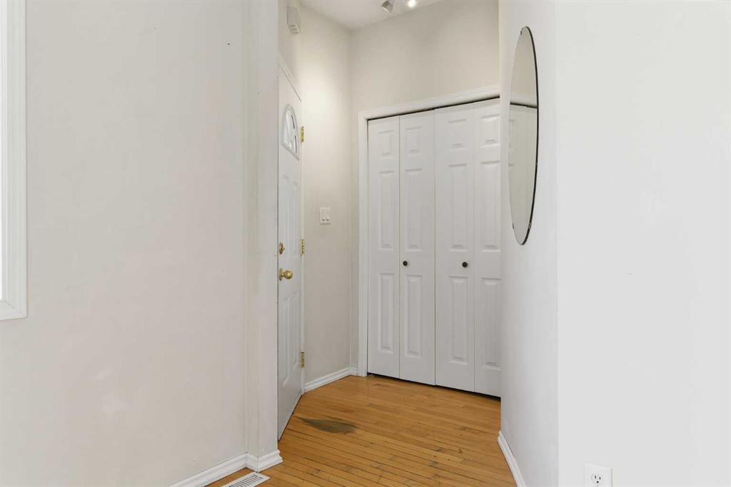 Picture for 310 10 Avenue NE