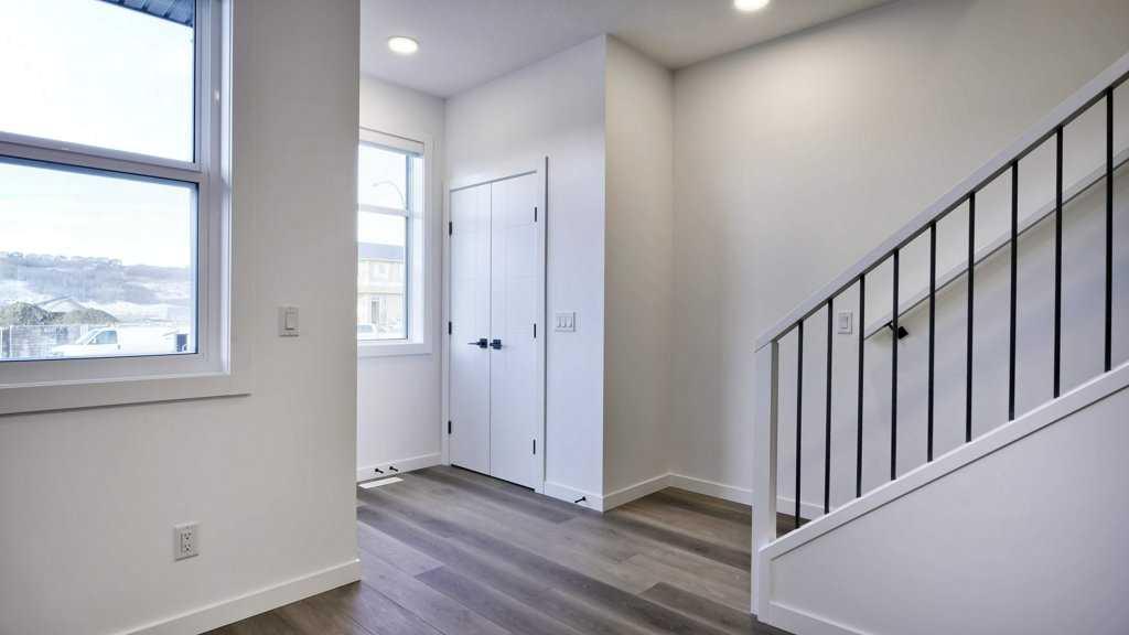 Picture for 774 Wolf Willow Boulevard SE